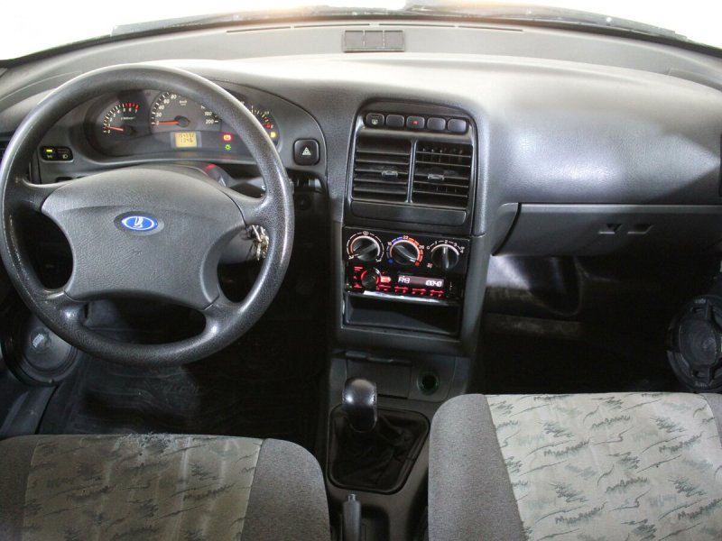 ВАЗ 2110 2007 салон