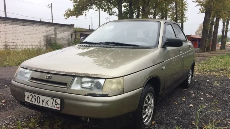 Машина Лада 2110 1998 года
