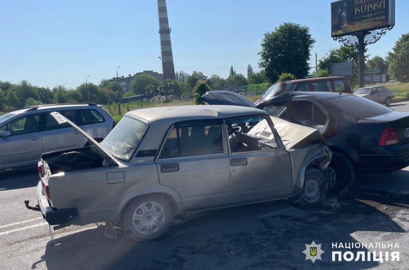 Разбитые машины ВАЗ 2107 В столб