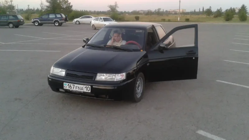 ВАЗ 2110 черный космос