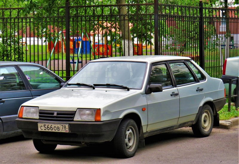 ВАЗ-21099 седан
