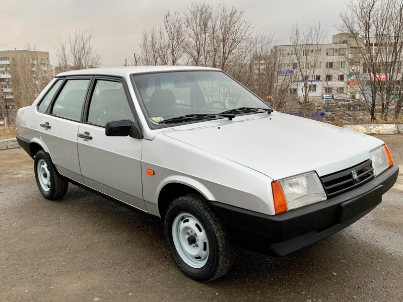 ВАЗ 21099 серебристый металлик