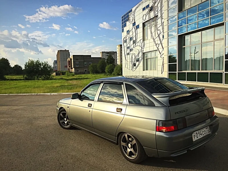 ВАЗ-2112 (Lada 112)