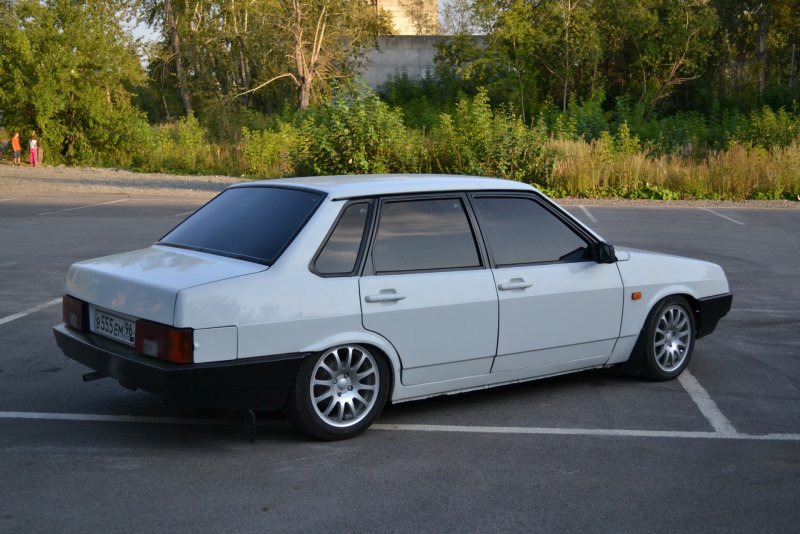 Лада 21099 зеленая
