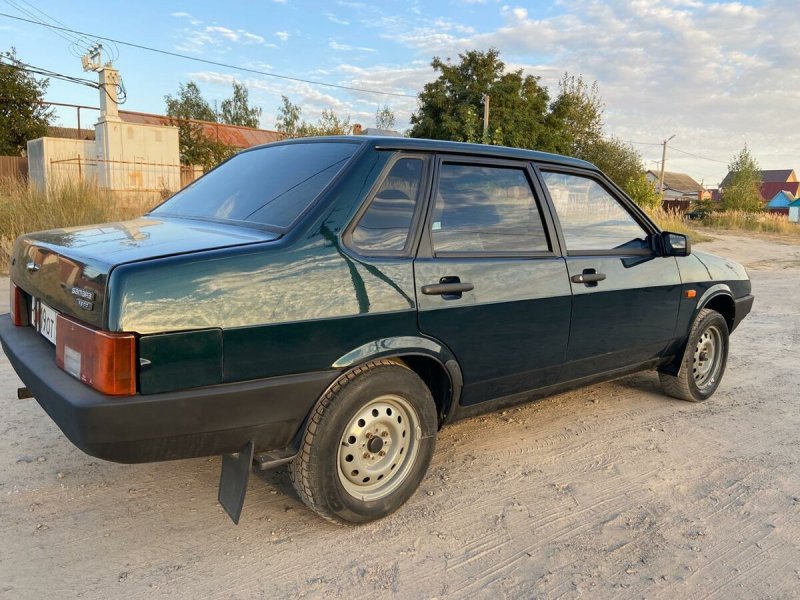 Машина 21099