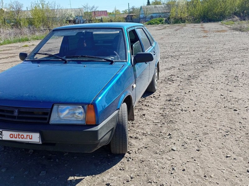 Lada VAZ 21099 седан серебряный