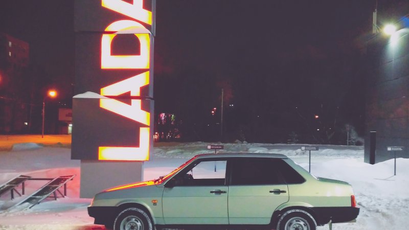 ВАЗ 21099 серебристая тонированная