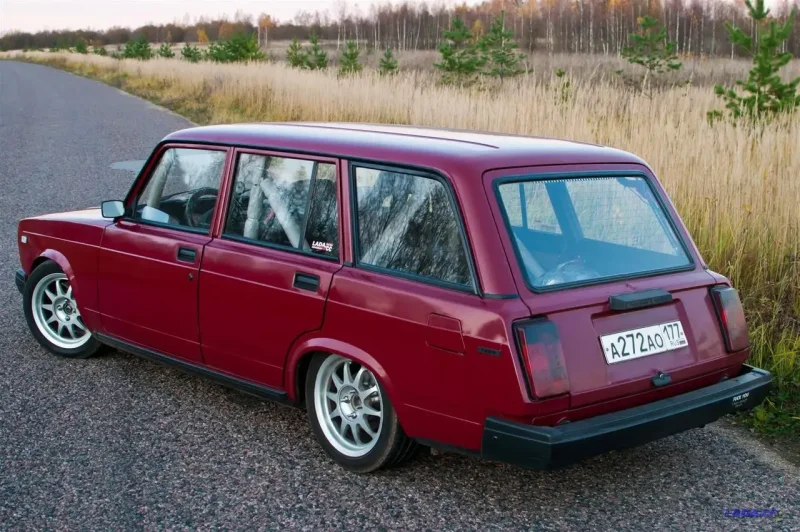 Lada 2104 stance