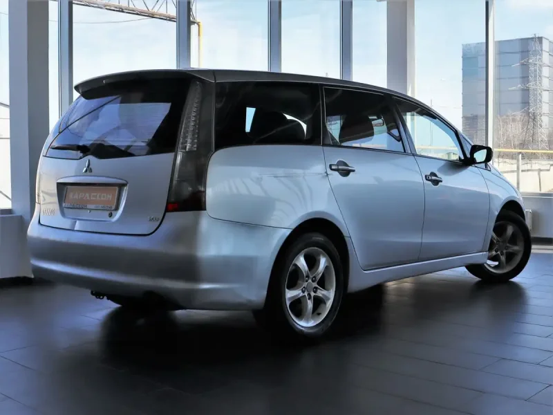 Mitsubishi Grandis 2.4