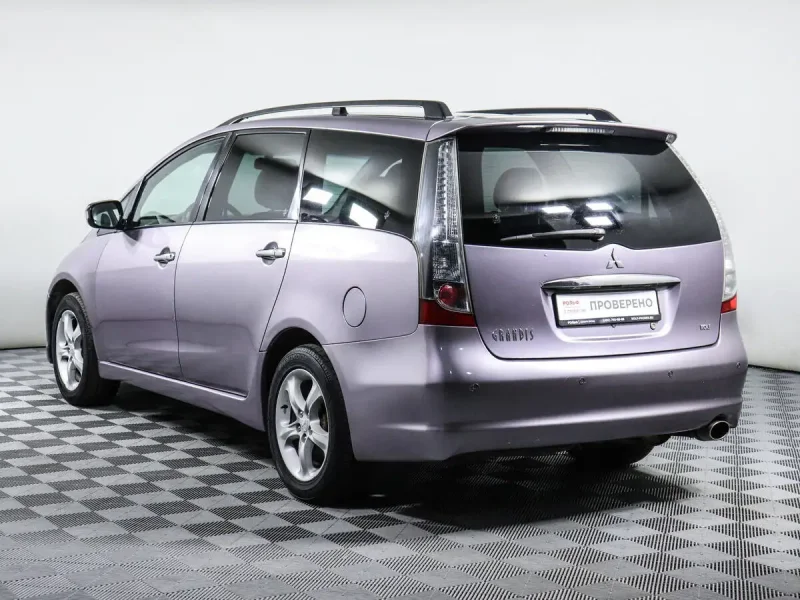 Mitsubishi Grandis 2007
