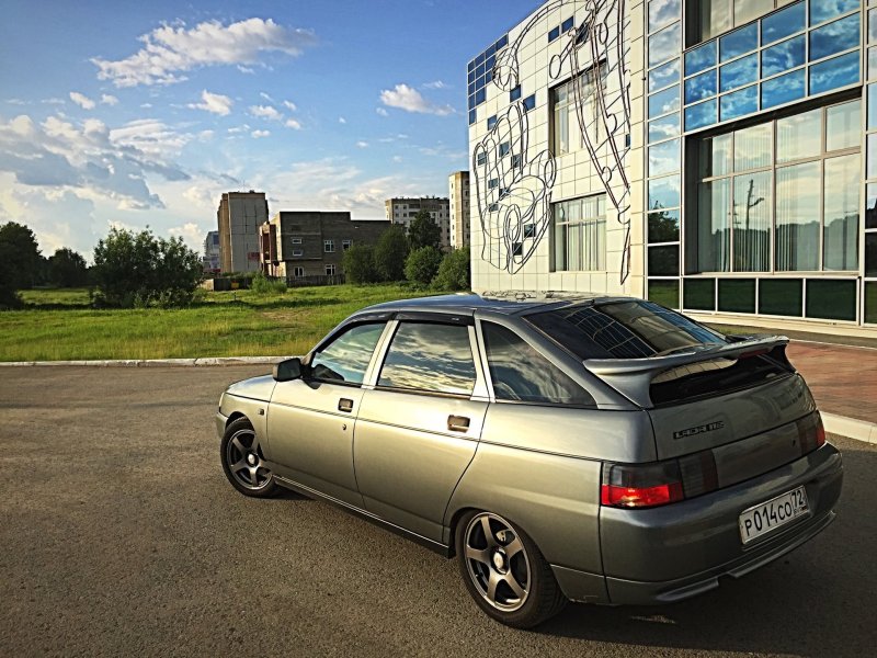 ВАЗ-2112 (Lada 112)