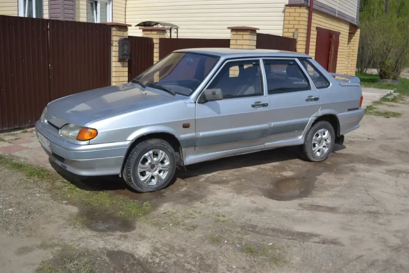 Lada 2115 серебристая