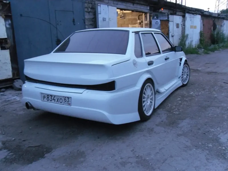 Тюнингованная Лада 2115