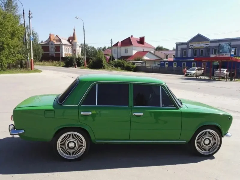ВАЗ 2101 зеленая тонированная