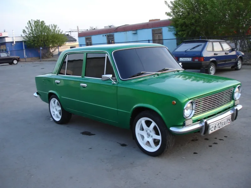 ВАЗ 2101 зелёная на литье