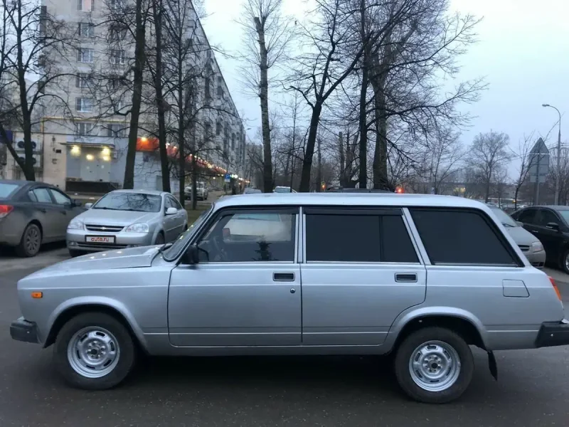 Лада 2104 серебристая