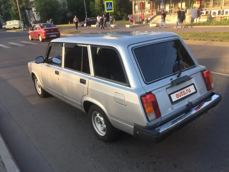 ВАЗ 2104 белый сбоку