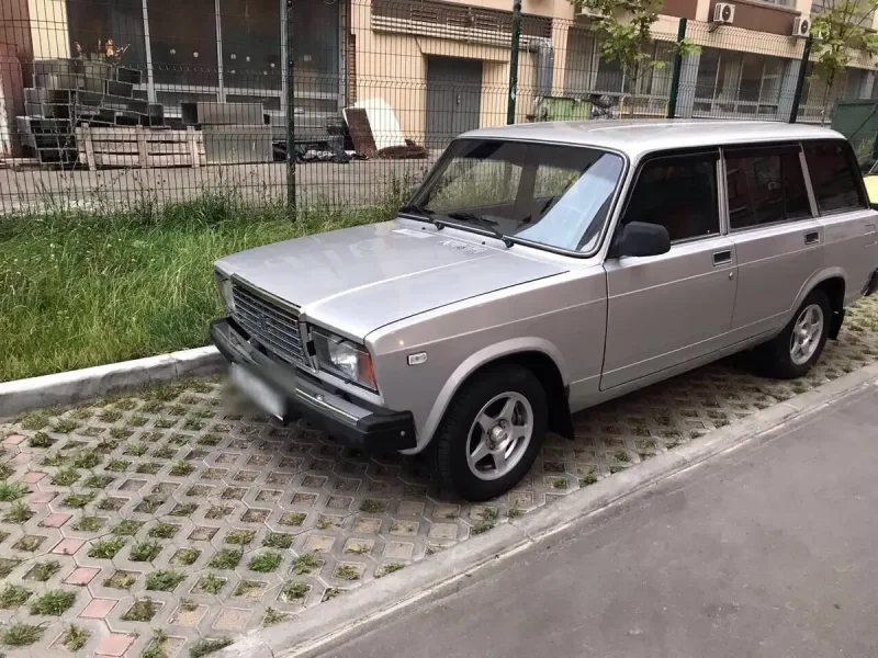 ВАЗ 2104 серебристая