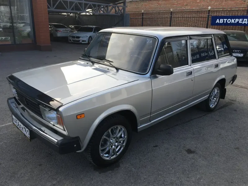 ВАЗ 2104 серебристая