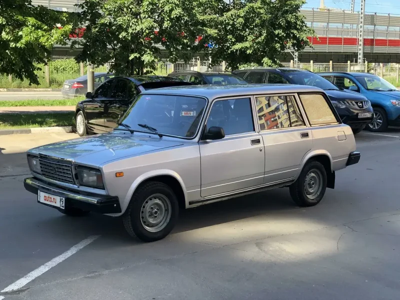 Лада 2104 серебристая