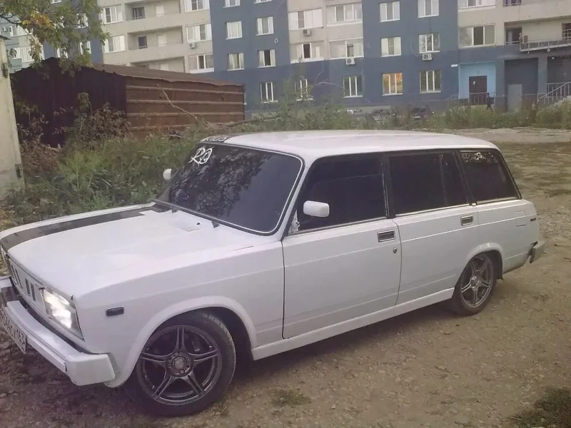 Тюнингованная ВАЗ 2104