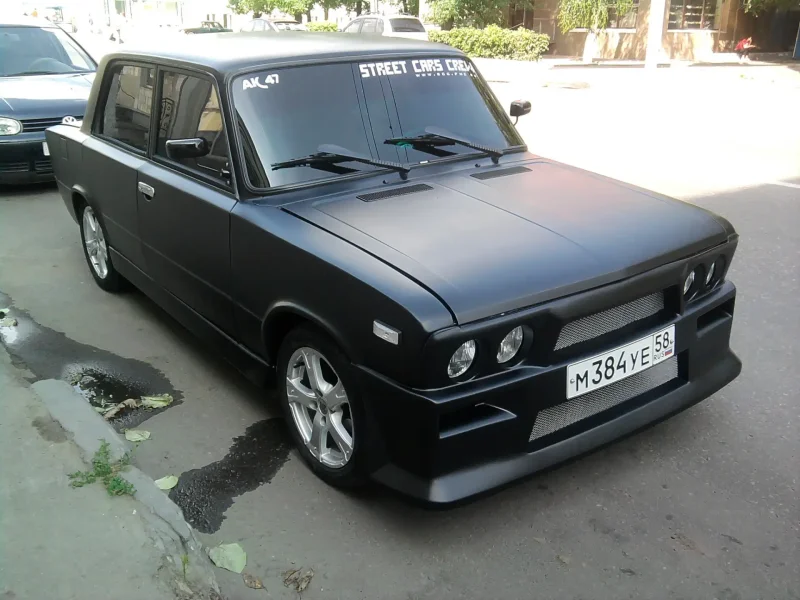 ВАЗ 2106 чёрная в обвесах