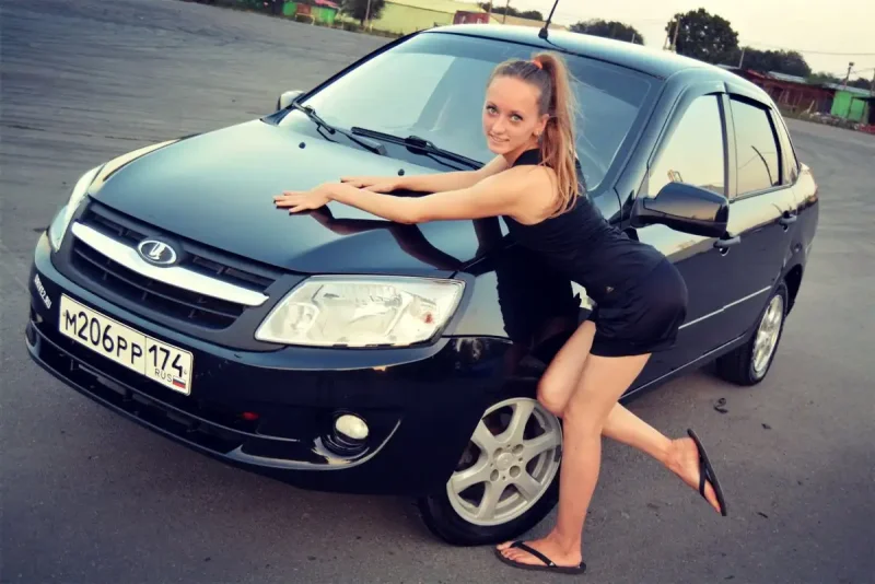 Lada и девушка