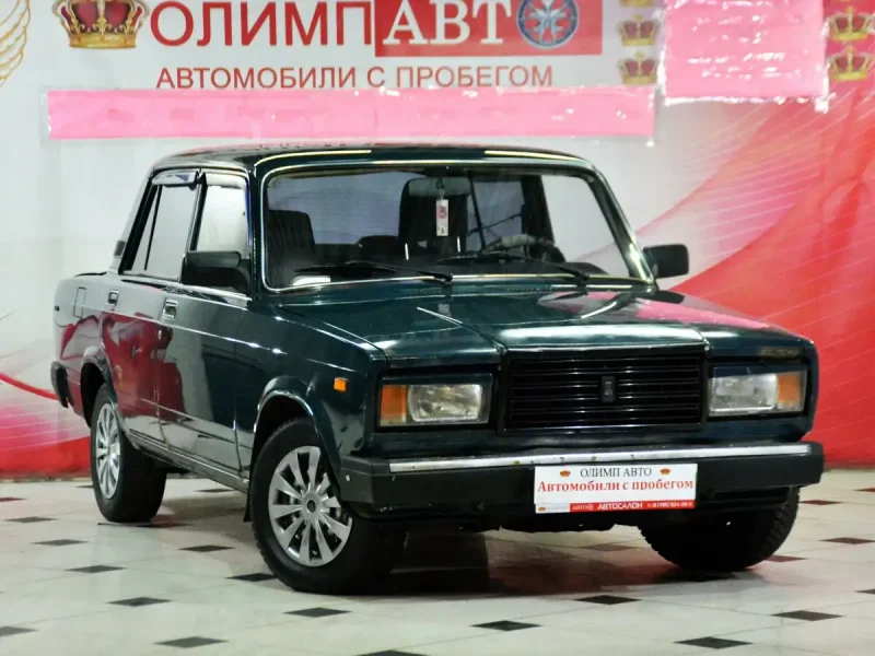 ВАЗ 2107 седан белый цвет механика