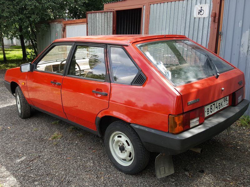 Lada ВАЗ 2109 красный