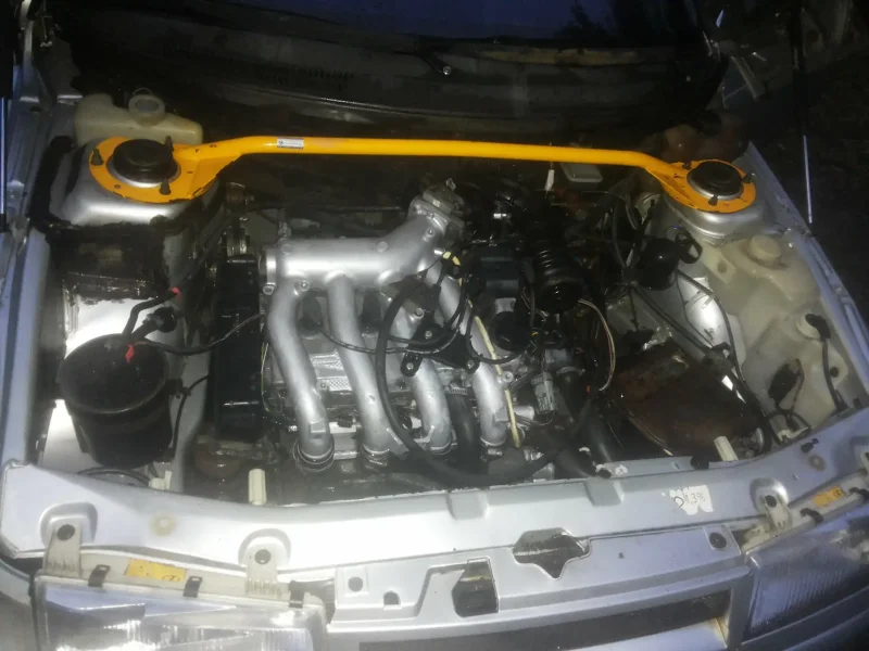 Подкапотка ВАЗ 2112 1.5 16v