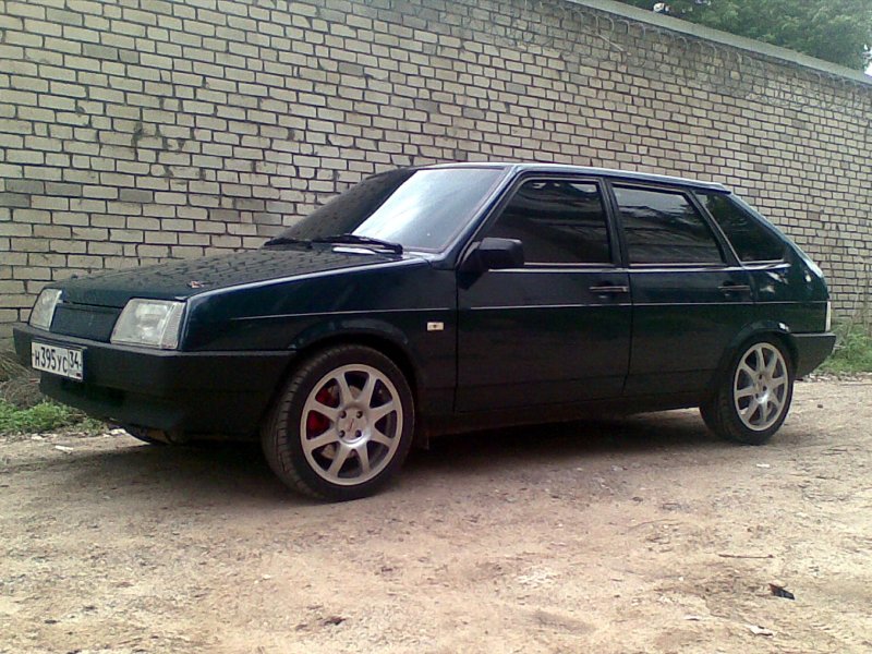 ВАЗ 2109 черная r16