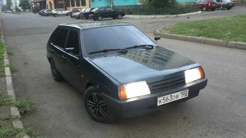 ВАЗ 2109 черная тонированная в круг