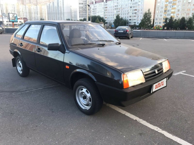 ВАЗ 2109 хэтчбек чёрный