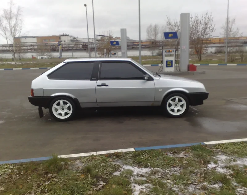 ВАЗ 2108 белая r15