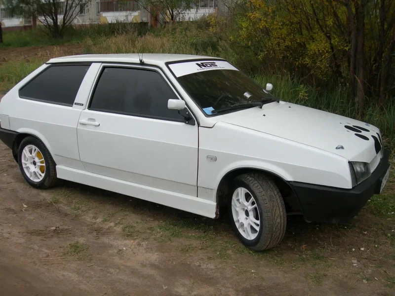 ВАЗ 2108 серебристая r15