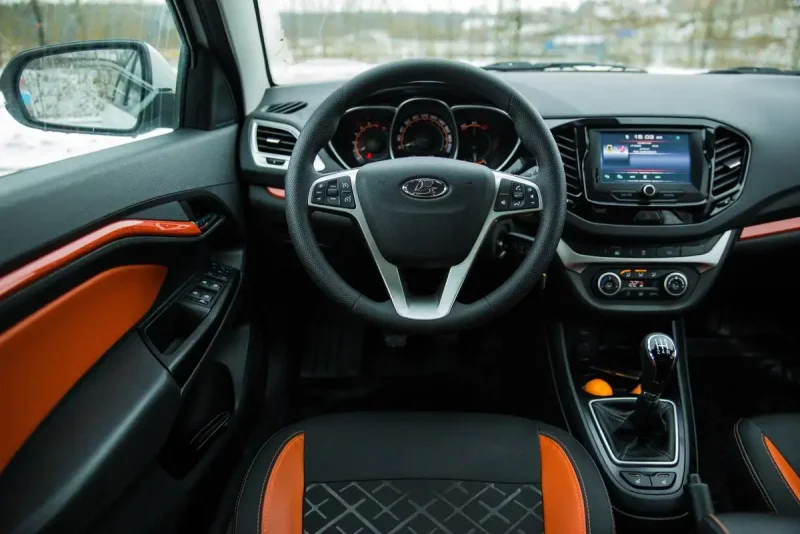 Lada Vesta SW Cross салон