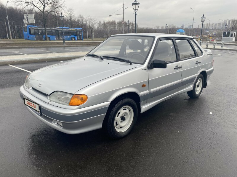 ВАЗ 2115 седан серебристый