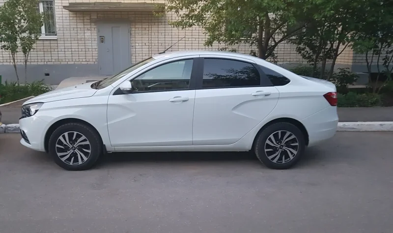 Лада Веста r16