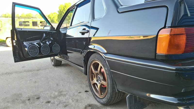 Автозвук ВАЗ 2115 фронт