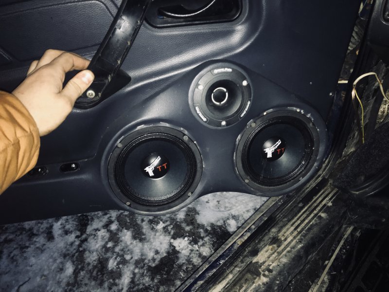 Крепеж усилителей в 2115 автозвук