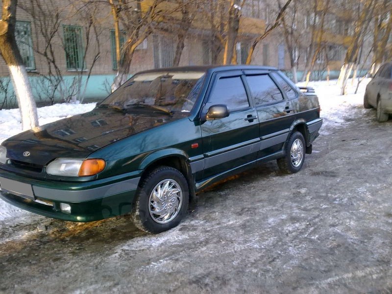 ВАЗ 2115 зеленая снег