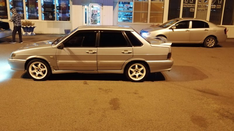 ВАЗ 2115 на дисках r15