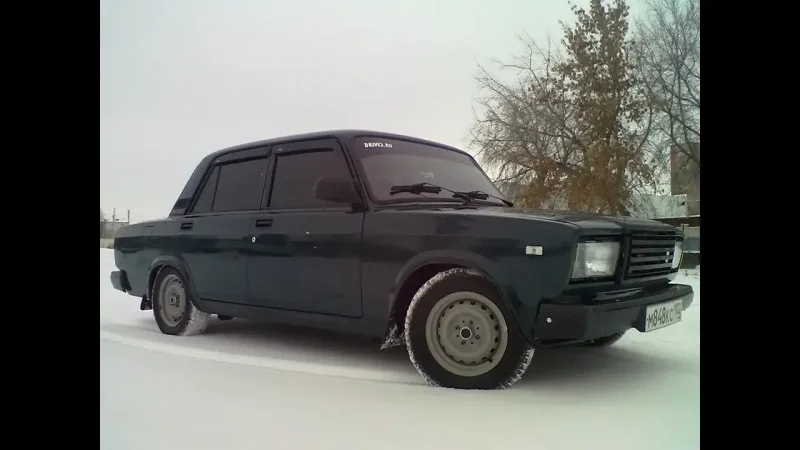 ВАЗ 2107 черная занижение