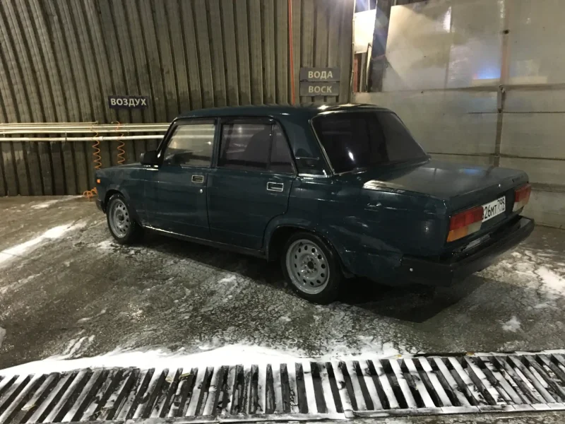 ВАЗ 2107 на штампах r14