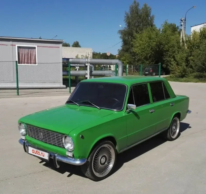 ВАЗ 2101 чёрный затюнингованная