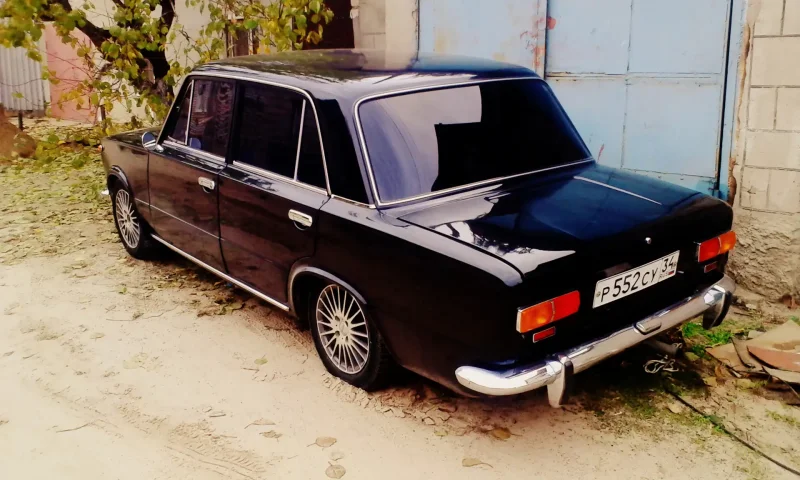 ВАЗ 2101 черная тонированная