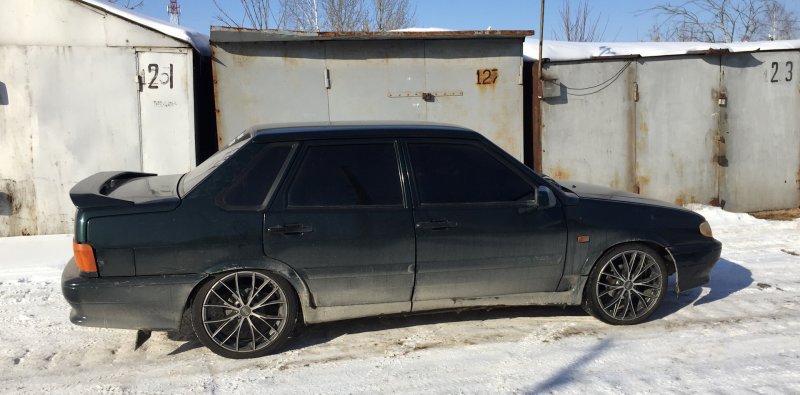 ВАЗ 2115 черная r17