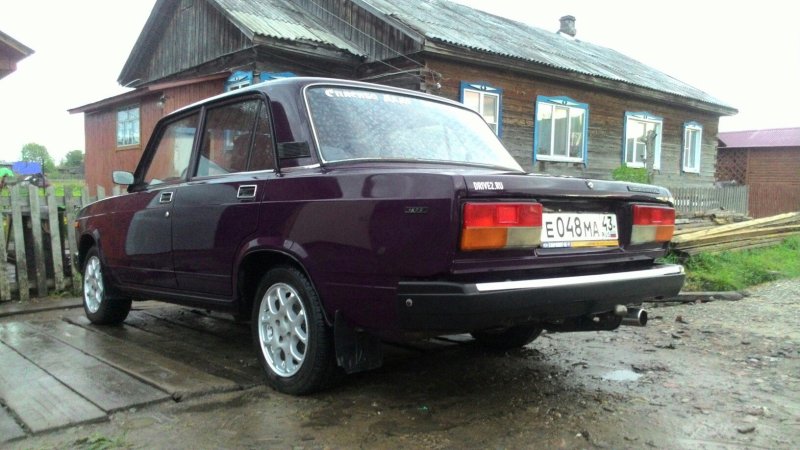 ВАЗ 2107 баклажан 2005