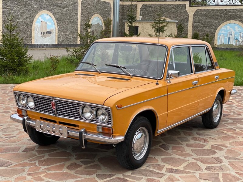 ВАЗ 2103 бежевая на стиле