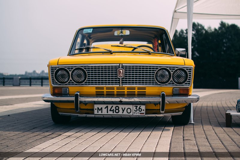 ВАЗ 2103 желтая